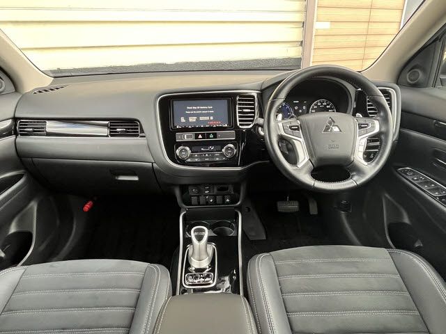 MITSUBISHI OUTLANDER PHEV 2018