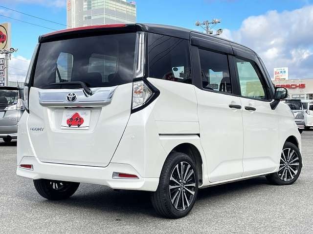 TOYOTA ROOMY 2022