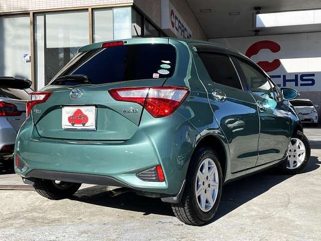 TOYOTA VITZ 2017