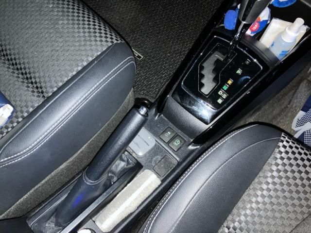 TOYOTA COROLLA FIELDER 2015