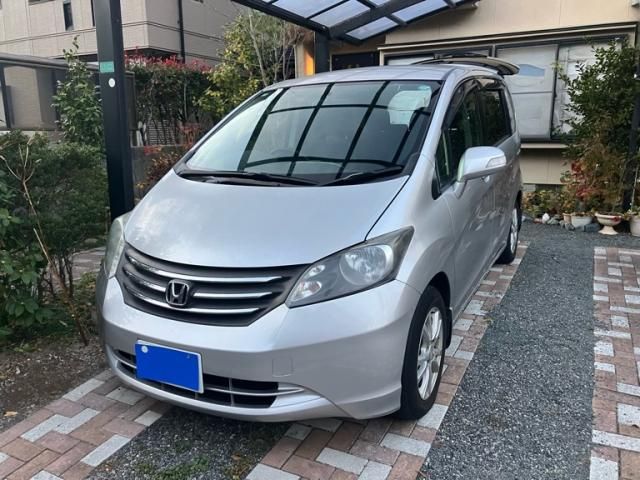 HONDA FREED 2010