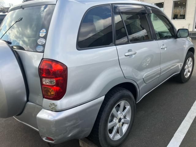 TOYOTA RAV4_5D 2004