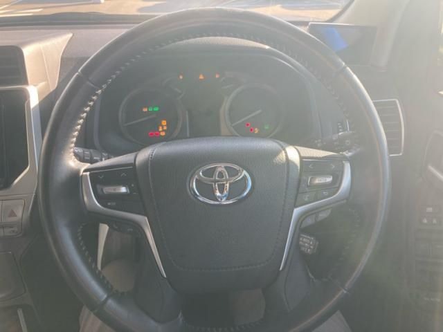 TOYOTA LANDCRUISER PRADO 2019