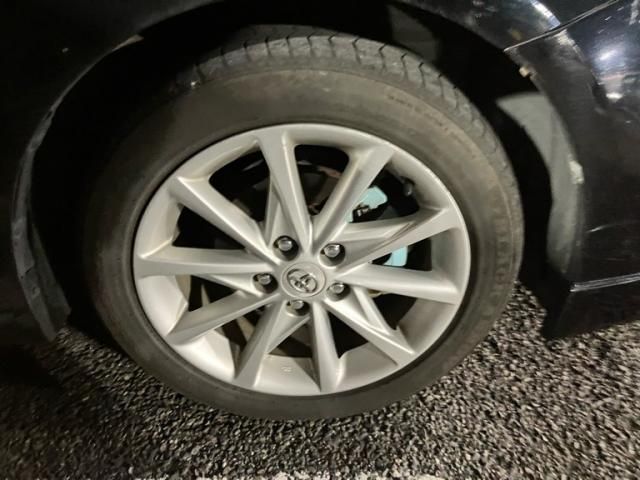 TOYOTA PRIUS Alpha 2012