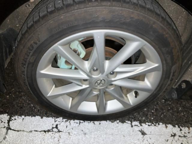 TOYOTA PRIUS Alpha 2012