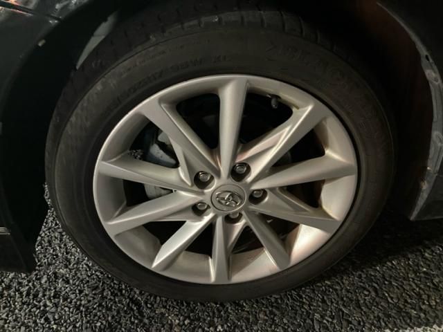 TOYOTA PRIUS Alpha 2012