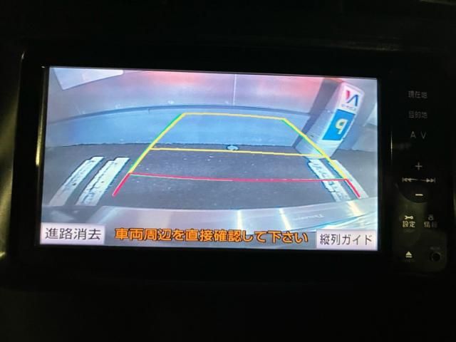 TOYOTA PRIUS Alpha 2012