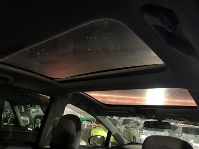 TOYOTA PRIUS Alpha 2012