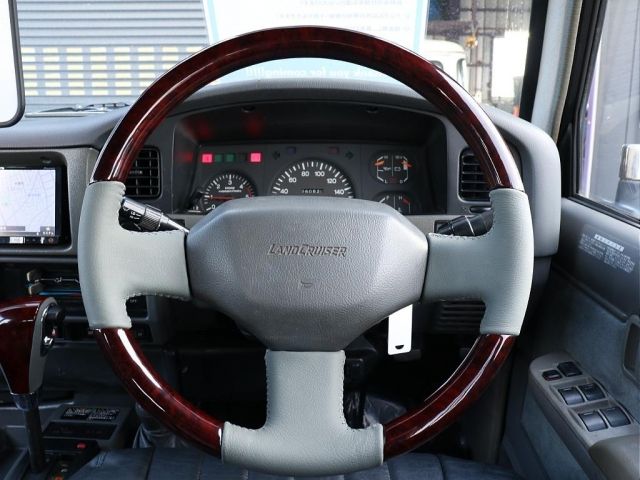 TOYOTA LANDCRUISER PRADO 1996