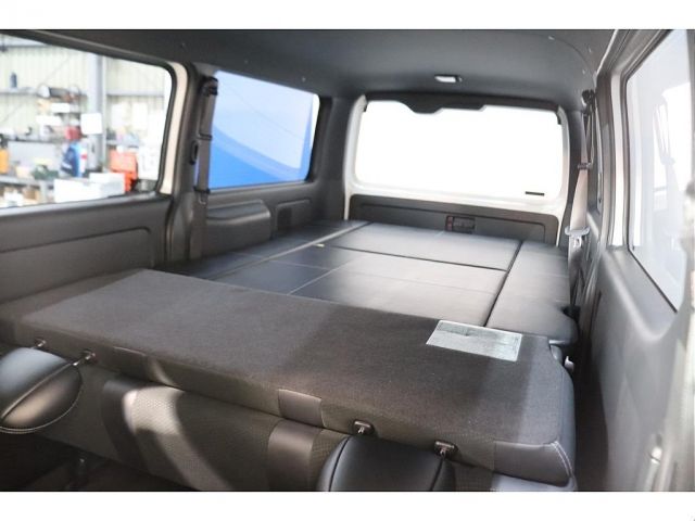 TOYOTA HIACE van 4WD 2024