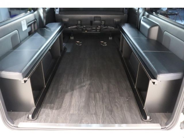 TOYOTA HIACE van 4WD 2024