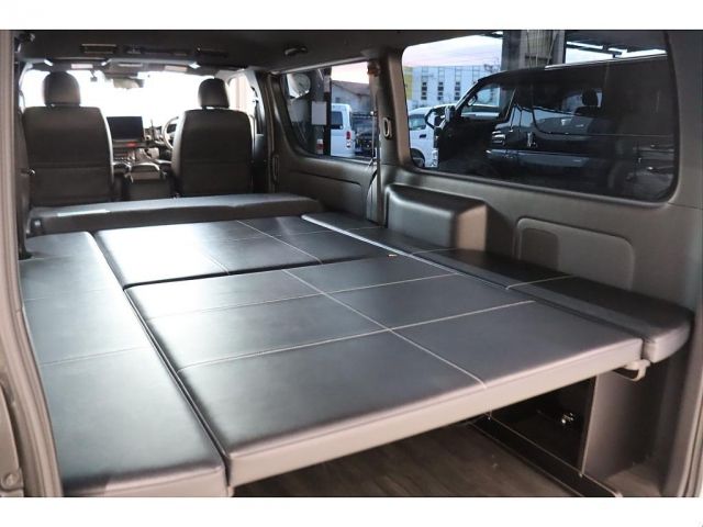 TOYOTA HIACE van 4WD 2024