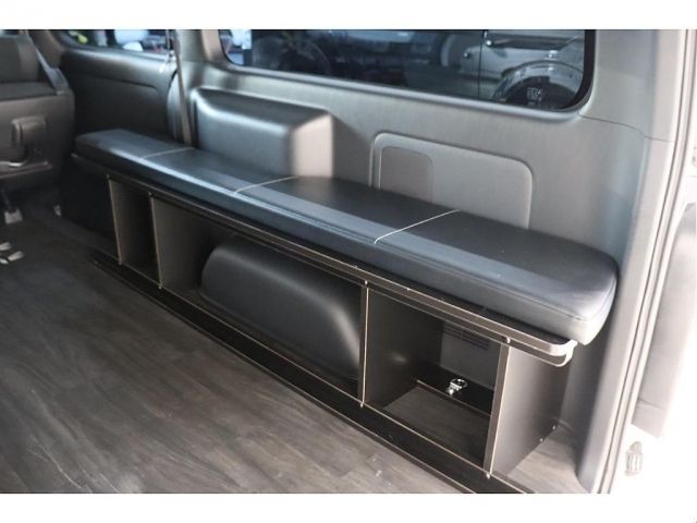 TOYOTA HIACE van 4WD 2024