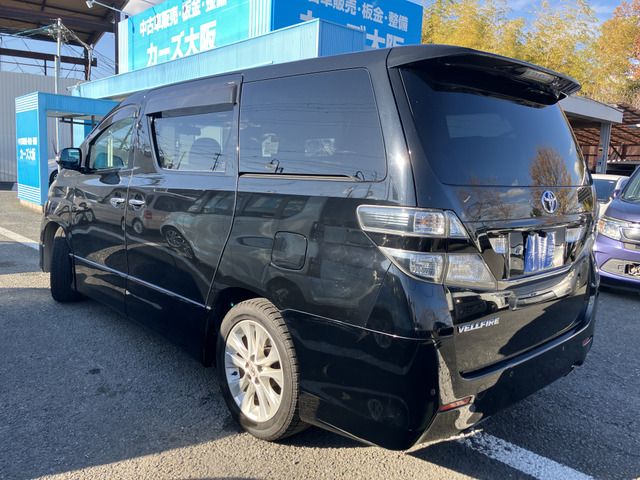 TOYOTA VELLFIRE 2010