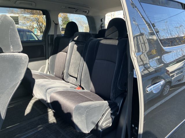 TOYOTA VELLFIRE 2010