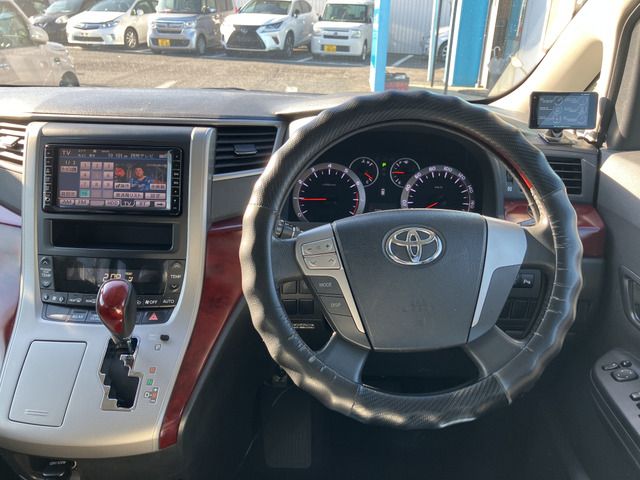 TOYOTA VELLFIRE 2010