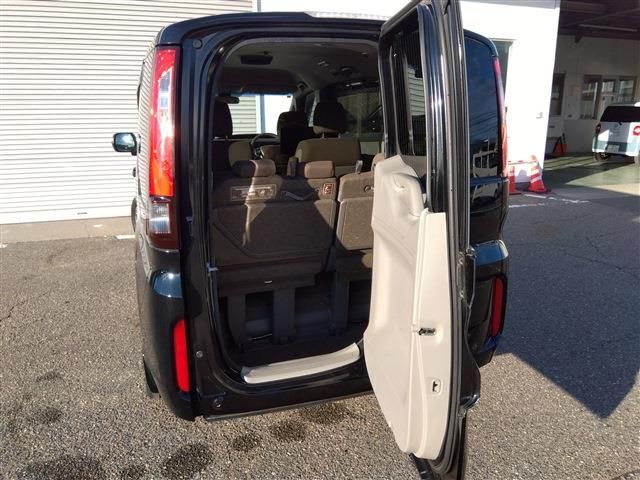 HONDA STEPWAGON 4WD 2017