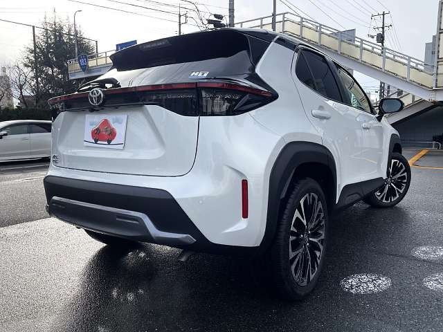 TOYOTA YARIS CROSS 2024