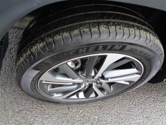 TOYOTA COROLLA CROSS HYBRID 2024