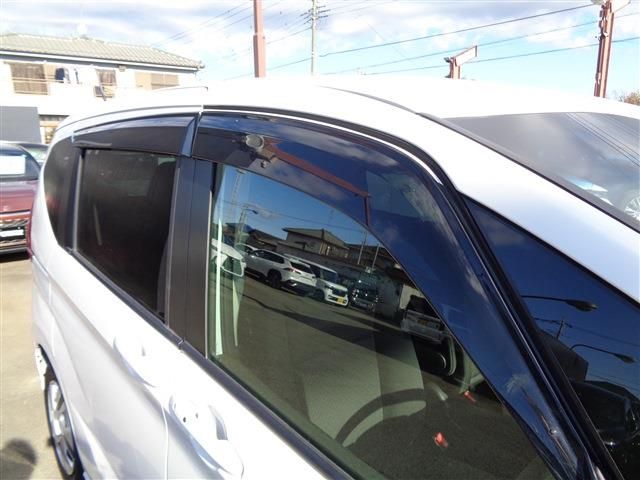 HONDA FREED HYBRID 2023