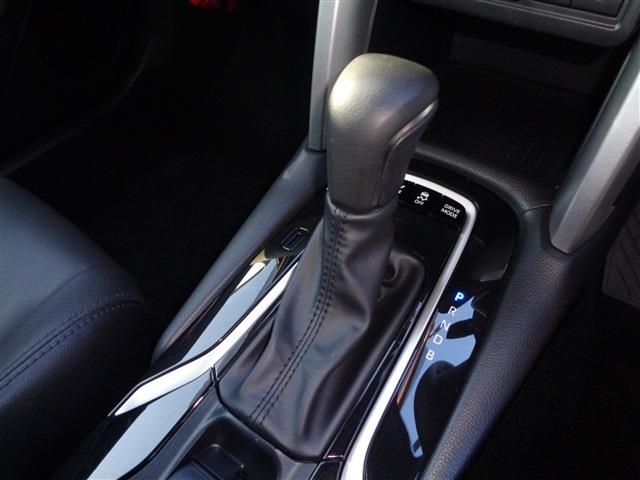 TOYOTA COROLLA CROSS HYBRID 2024