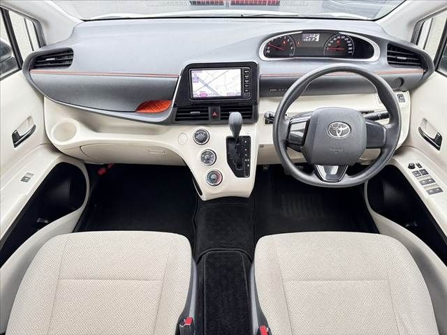 TOYOTA SIENTA 2017