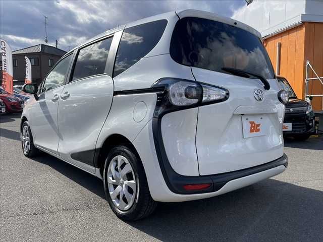 TOYOTA SIENTA 2017