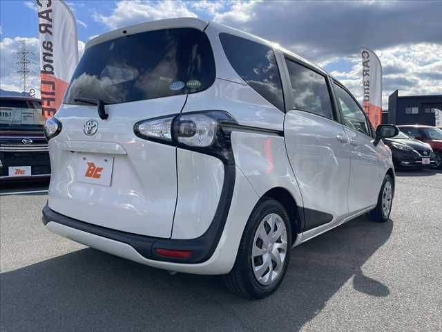 TOYOTA SIENTA 2017