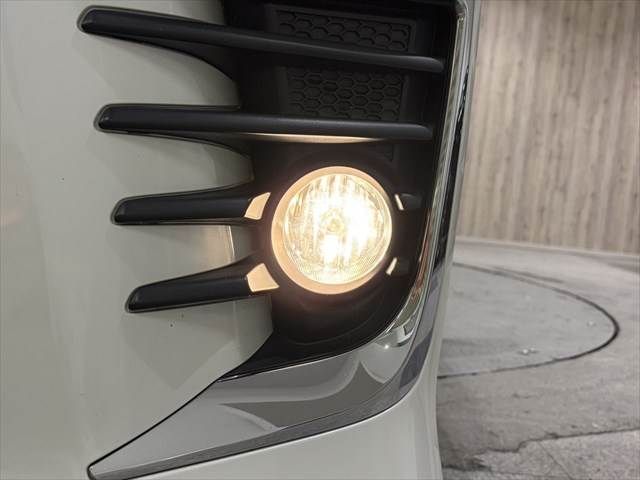 TOYOTA VOXY HYBRID 2016