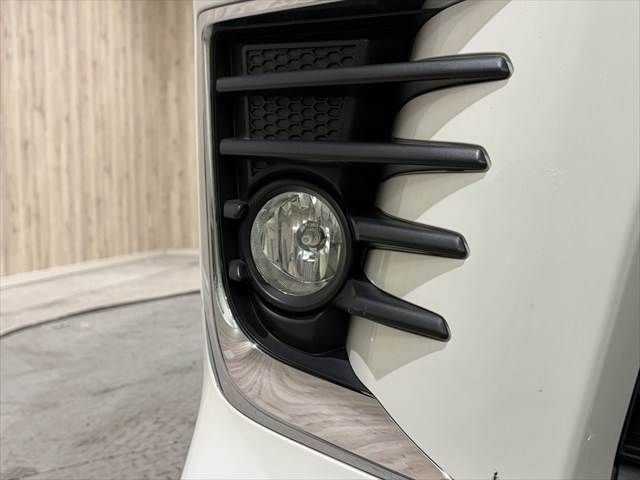 TOYOTA VOXY HYBRID 2016