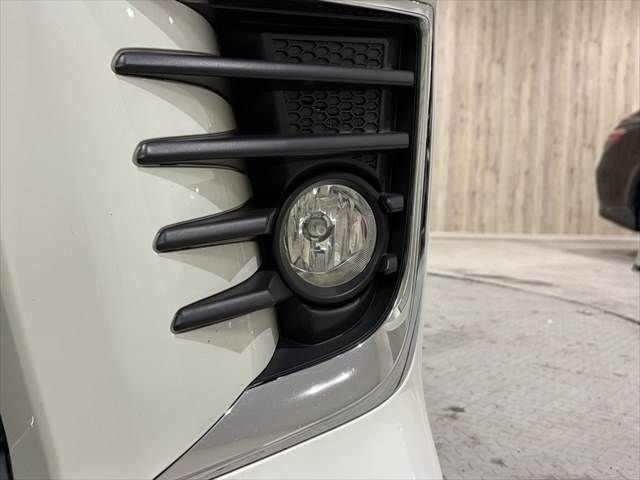 TOYOTA VOXY HYBRID 2016