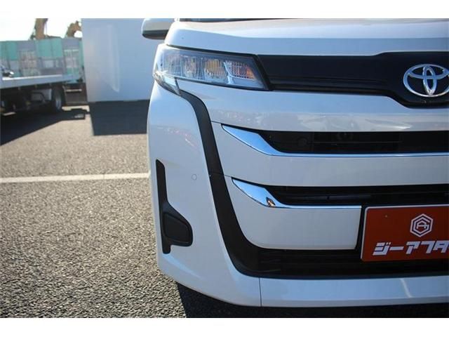 TOYOTA NOAH 2025