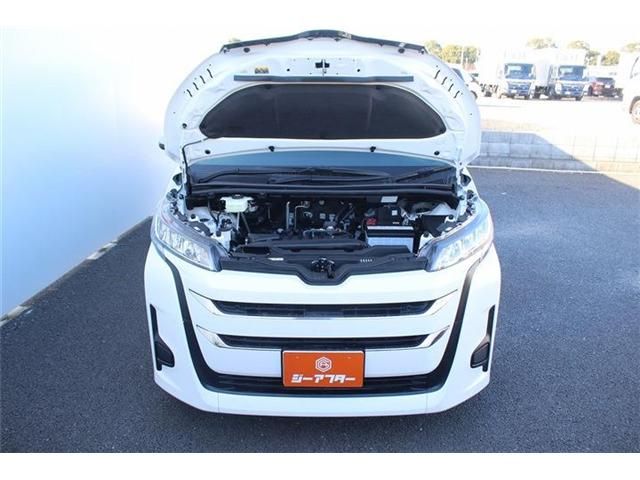 TOYOTA NOAH 2025