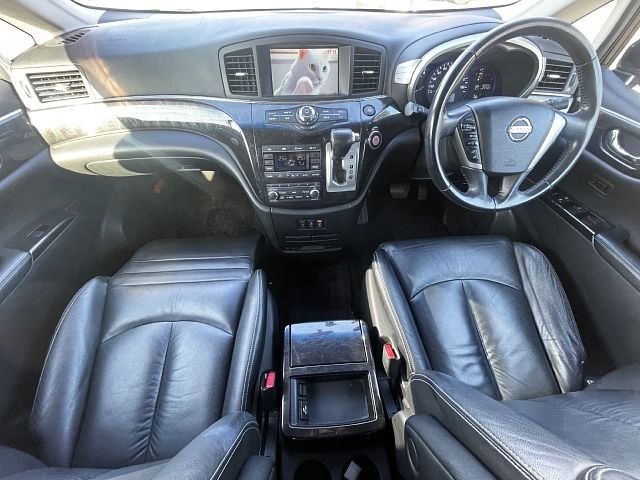 NISSAN ELGRAND  4WD 2010