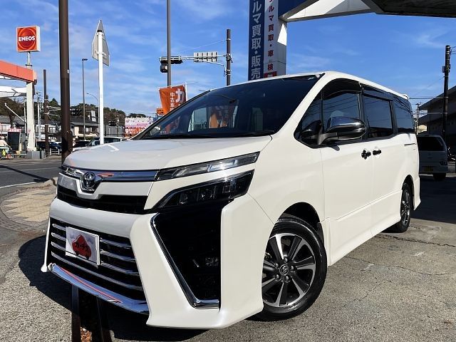 TOYOTA VOXY 2021