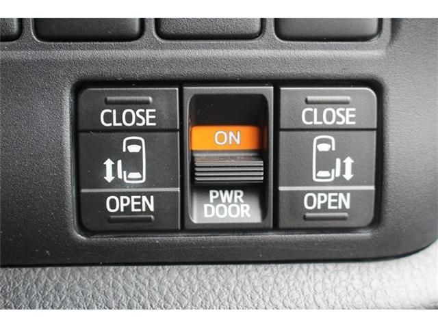 TOYOTA ESQUIRE HYBRID 2014