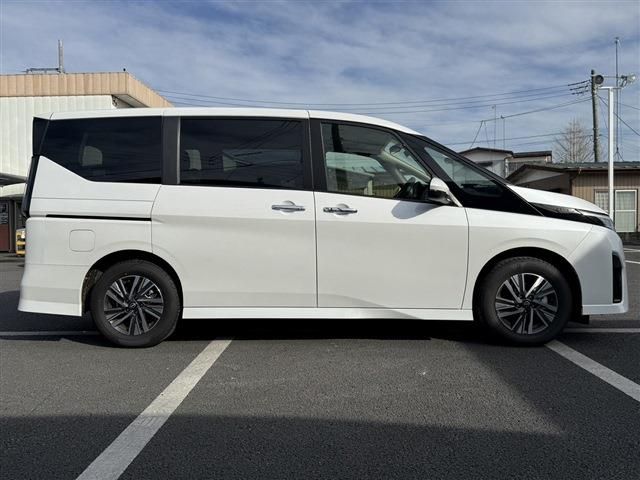 NISSAN SERENA  WG 2025