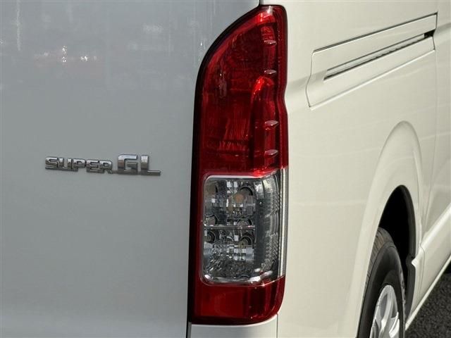 TOYOTA HIACE van 4WD 2014