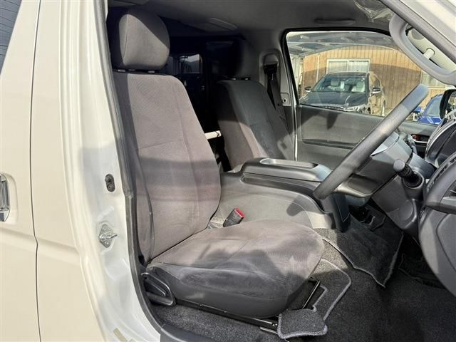 TOYOTA HIACE van 4WD 2014