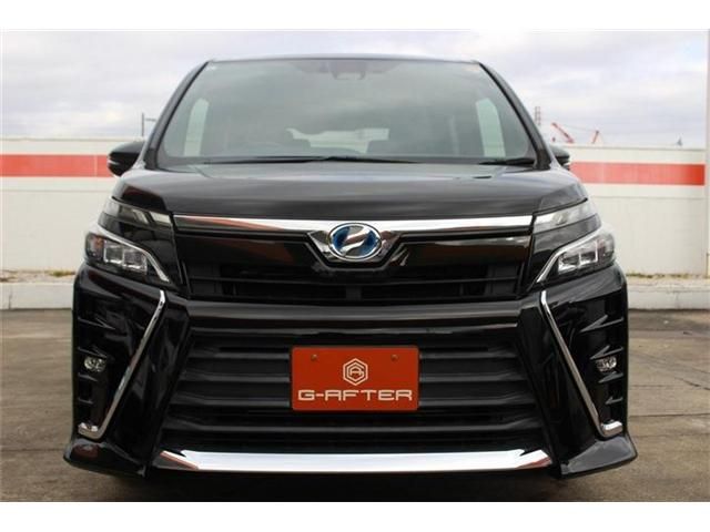 TOYOTA VOXY HYBRID 2017