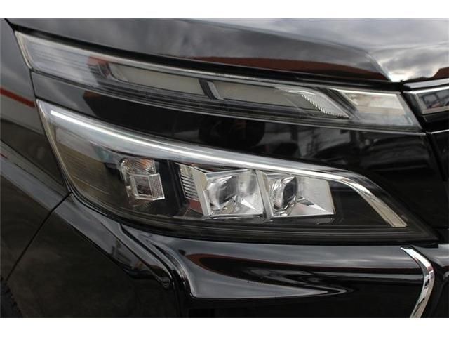 TOYOTA VOXY HYBRID 2017