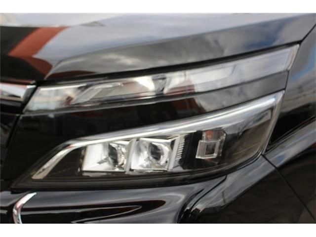 TOYOTA VOXY HYBRID 2017