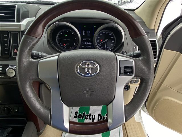 TOYOTA LANDCRUISER PRADO 2015