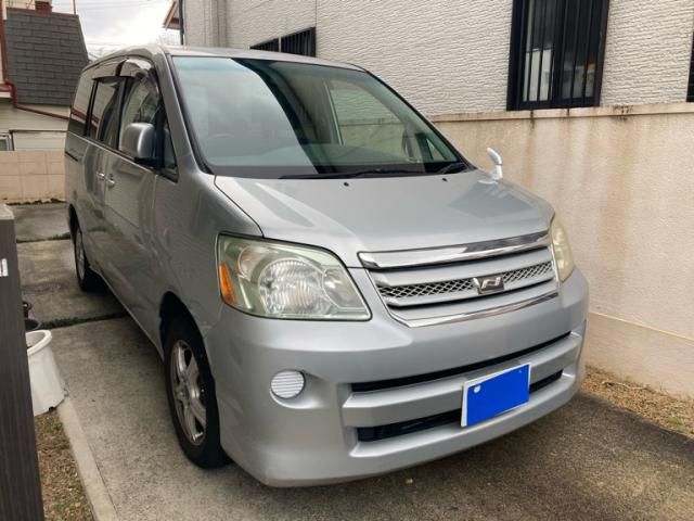 TOYOTA NOAH 2006