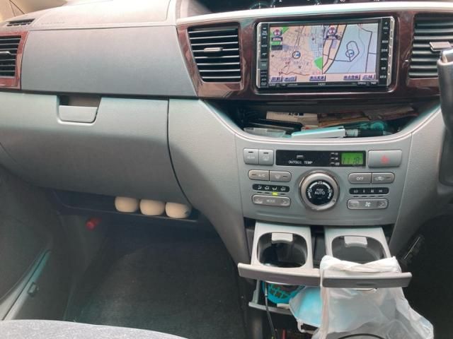 TOYOTA NOAH 2006