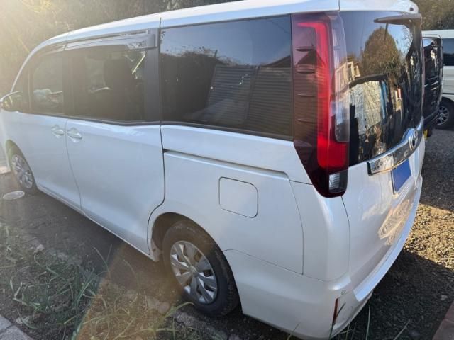 TOYOTA NOAH 2016