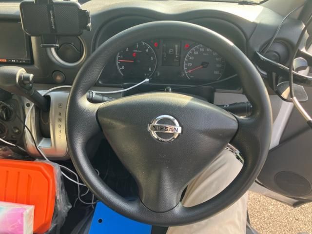 NISSAN NV350 CARAVAN 4WD 2015