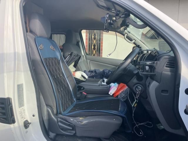 NISSAN NV350 CARAVAN 4WD 2015