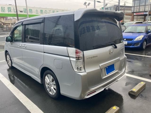 HONDA STEPWAGON SPADA 2010