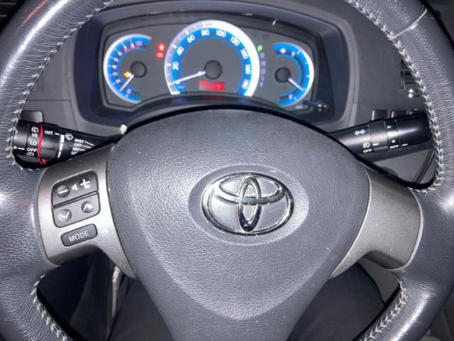 TOYOTA Isis 2009